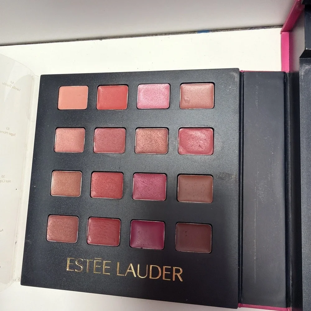 Estée Lauder Makeup Palette Gift Box 16 Lip 30 Shadow 4 Blush -Box Has Wear‎